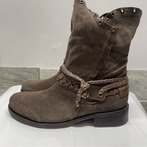 Trask Naomi Suede Leather Western Booties 8M